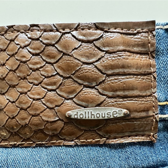 Dollhouse Jean Shorts very Low Waist - Picture 4 of 7